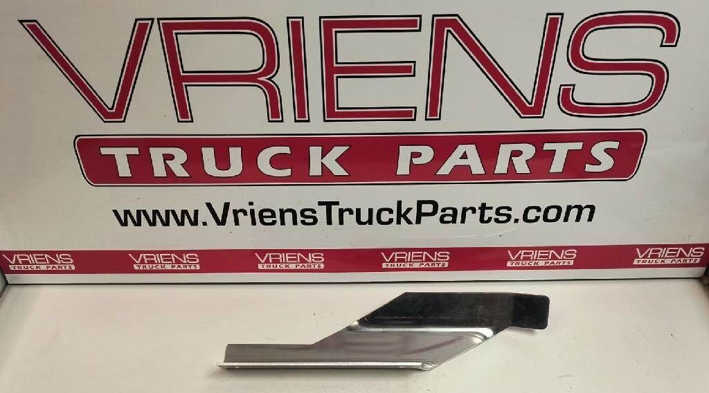 International Right Bracket