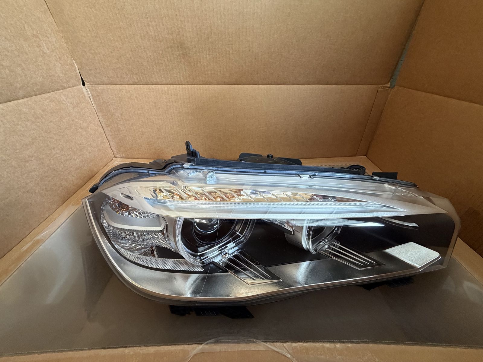 BMW X5 OEM Replacement Headlight Assembly - Passenger Side