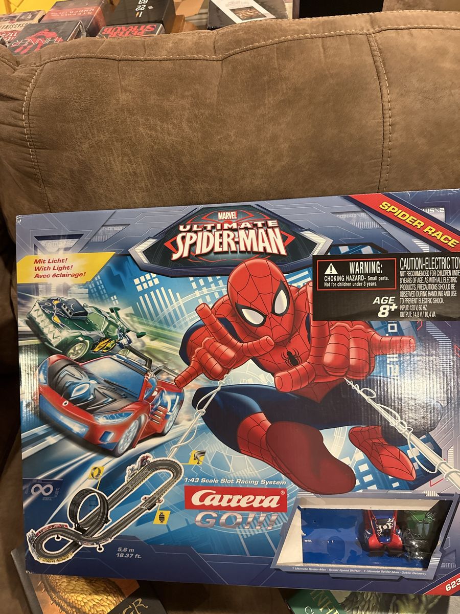 Carrera GO!!! Marvel Ultimate Spider-Man Spider Race 1:43 Scale Slot Car Track Set