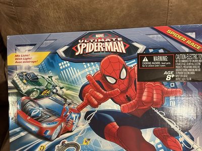 Carrera GO!!! Marvel Ultimate Spider-Man Spider Race 1:43 Scale Slot Car Track Set