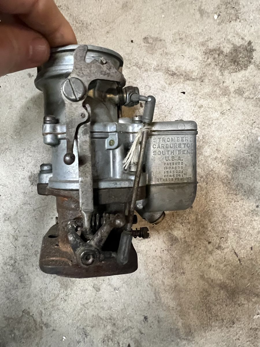 2 Stromberg 2bbl carbs