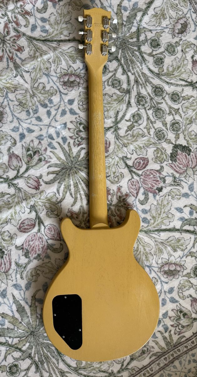 Main image 6