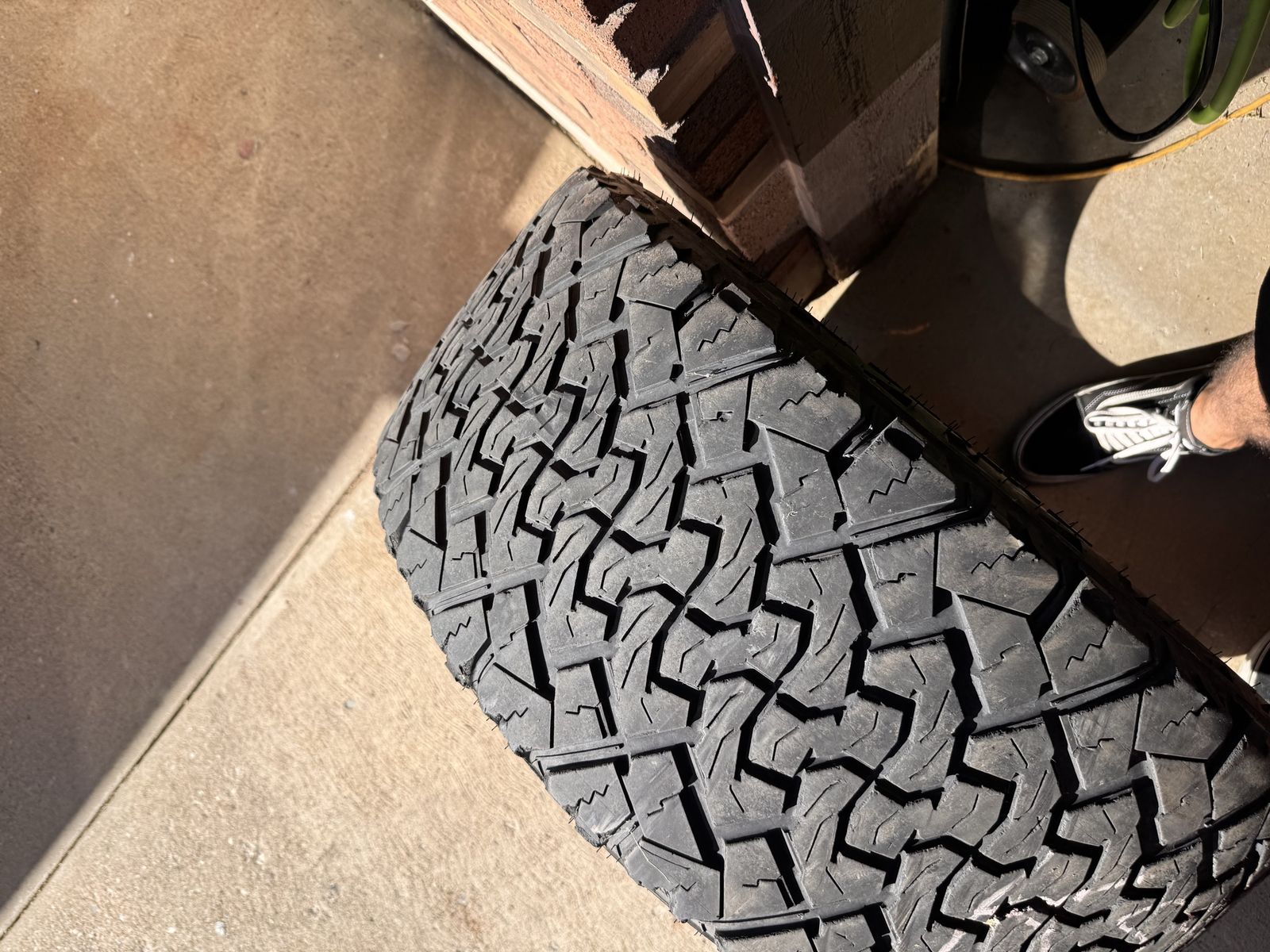 2 USED VENOM POWER TERRA HUNTER X/T  33/12.50R22