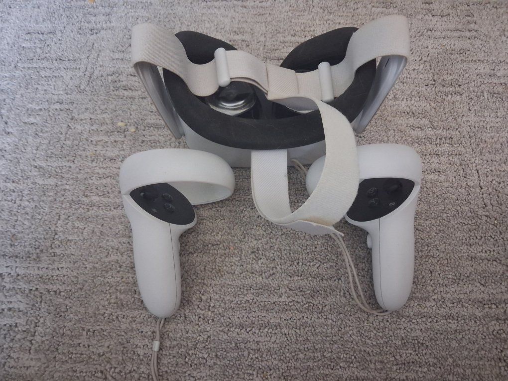 Oculus Quest 2 VR Headset and Controllers - White Virtual Reality System
