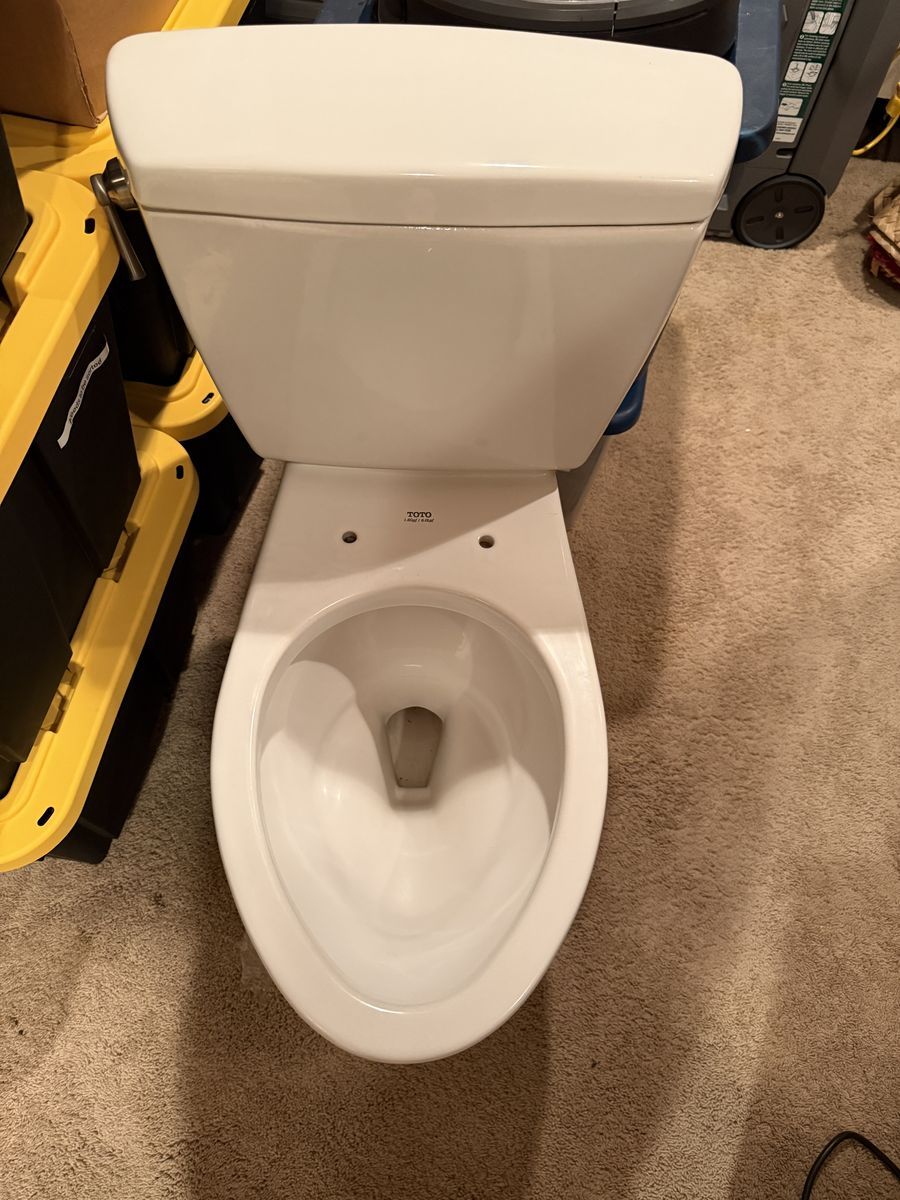 Toto Drake toilet