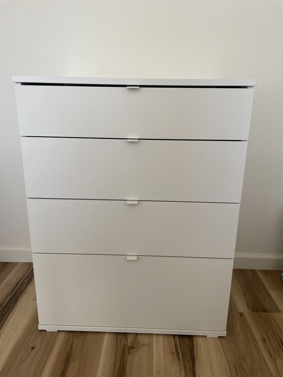 Ikea Vihals 4-drawer dresser - Like New