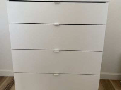 Ikea Vihals 4-drawer dresser - Like New