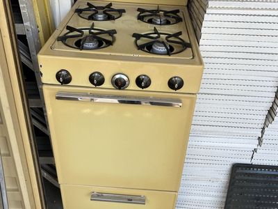 Vintage Frolic by Brown yellow 4 Burner Gas Range/Oven