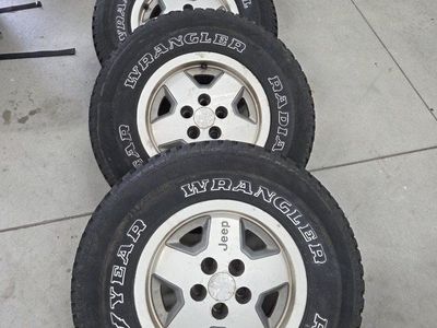 Stock XJ Wheels/ Tires
