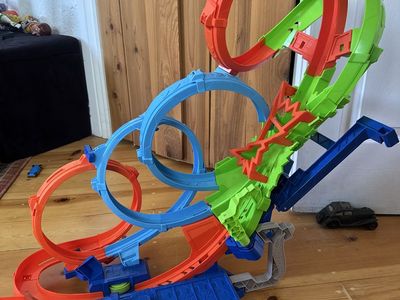 Hotwheels Crash Loop Track