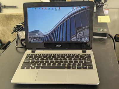 Acer E3-111 Notebook laptop computer pc Windows