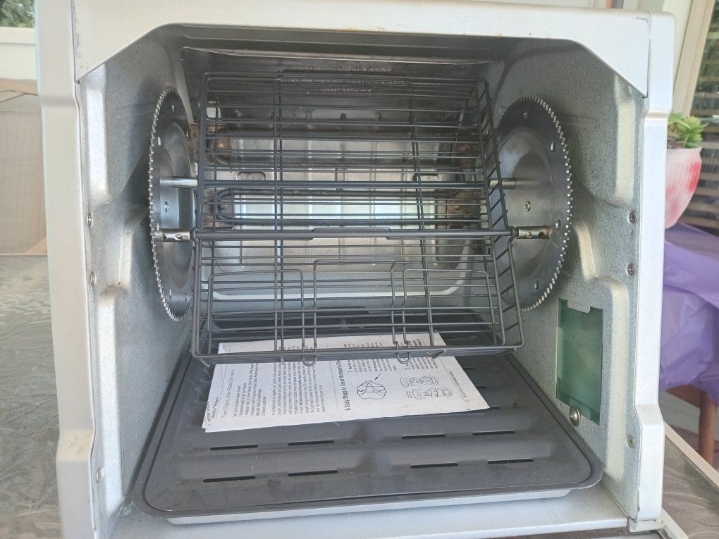 Ronco Showtime Rotisserie and BBQ, Like New!