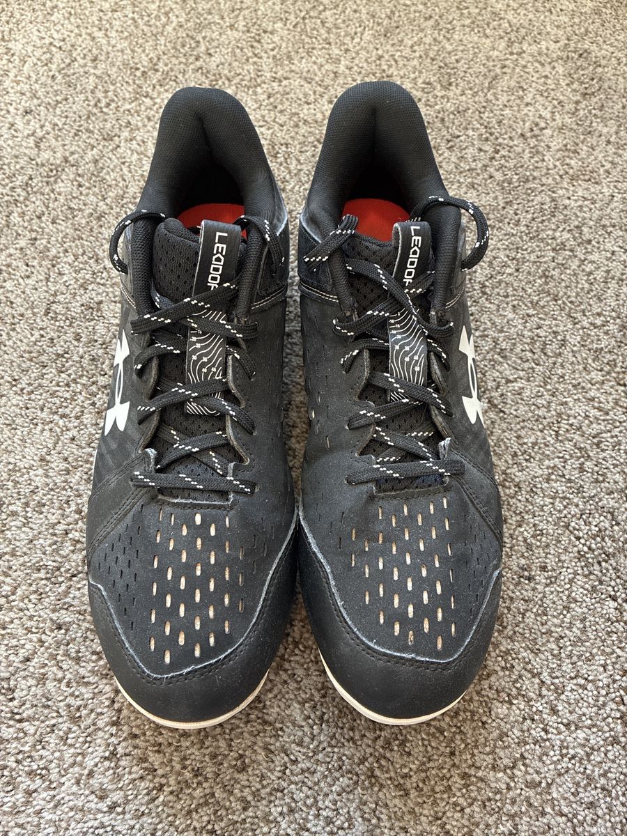 Under Armour Leadoff Black and White Cleats Size 8.5 Mens