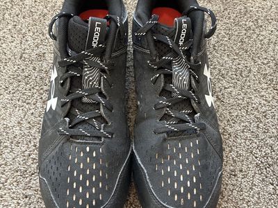 Under Armour Leadoff Black and White Cleats Size 8.5 Mens