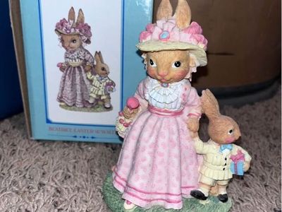 The Victorian Collection Beatrice Easter & Walter Figurine 1995 IRS Rabbits 6.5 in