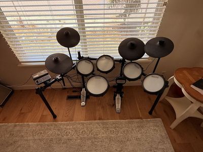 Simmons Titan 50 electronic drum kit