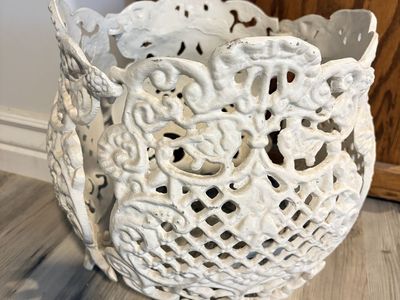 Light Weight Wrought Iron Planter