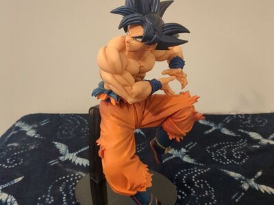 Son Goku figurine