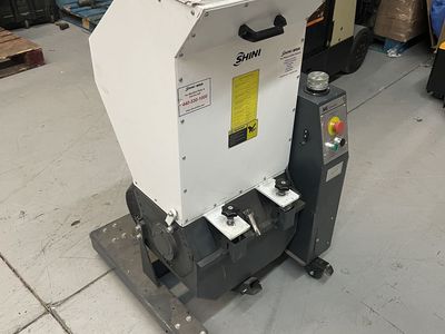 Shini Plastic Granulator Injection Molding Plastic Regrind Machine