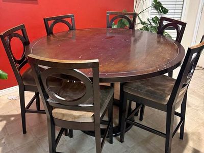 Round kitchen table with chairs