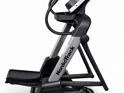 NordicTrack FS14i freestride elliptical trainer