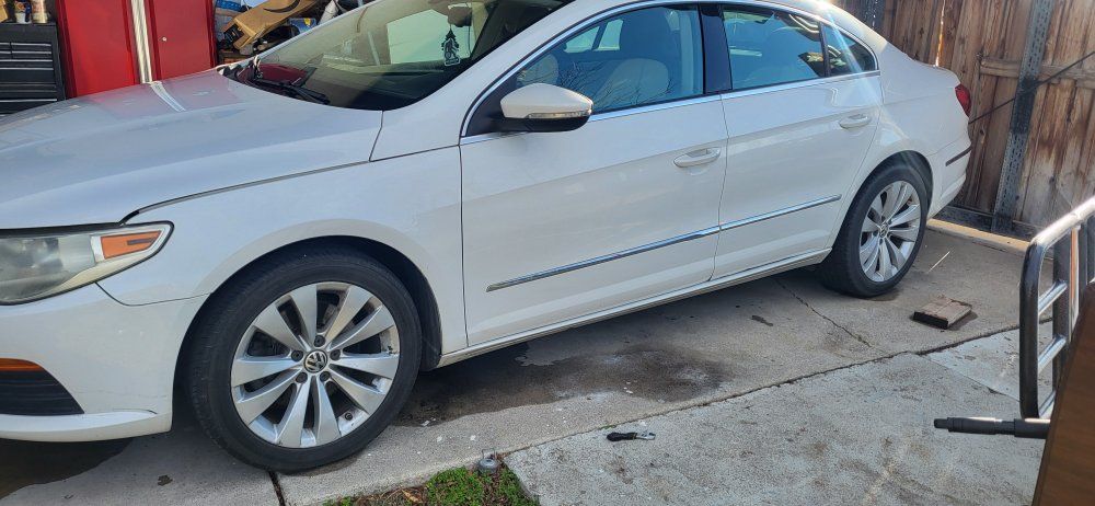2011 VOLKSWAGEN CC 2.0T R-Line Executive PZEV