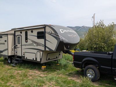 Crusader 2016 315RST Fifth Wheel Travel Trailer