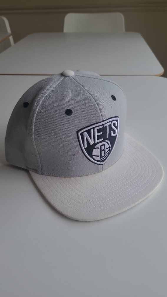Brooklyn Nets NBA Snapback Flat Brim Hat Gray and White