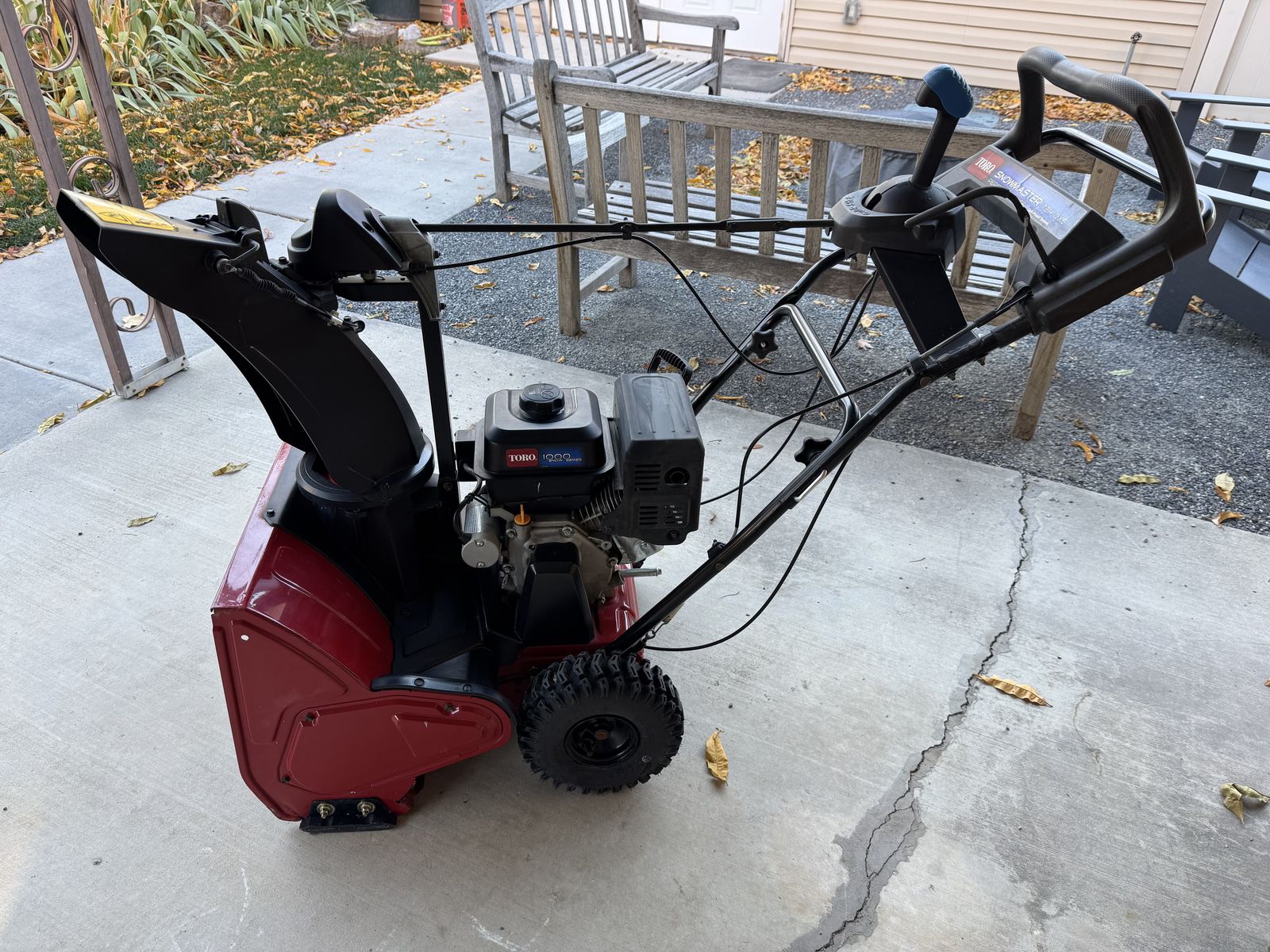 Toro SnowMaster 724QXE Snowblower