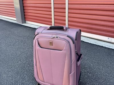 Travelpro Maxlite 5 Softside Expandable Carry-On Spinner Luggage, Dusty Rose, 21-inch