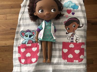Size 5-6 Doc McStuffins Dress and Doctor Doll