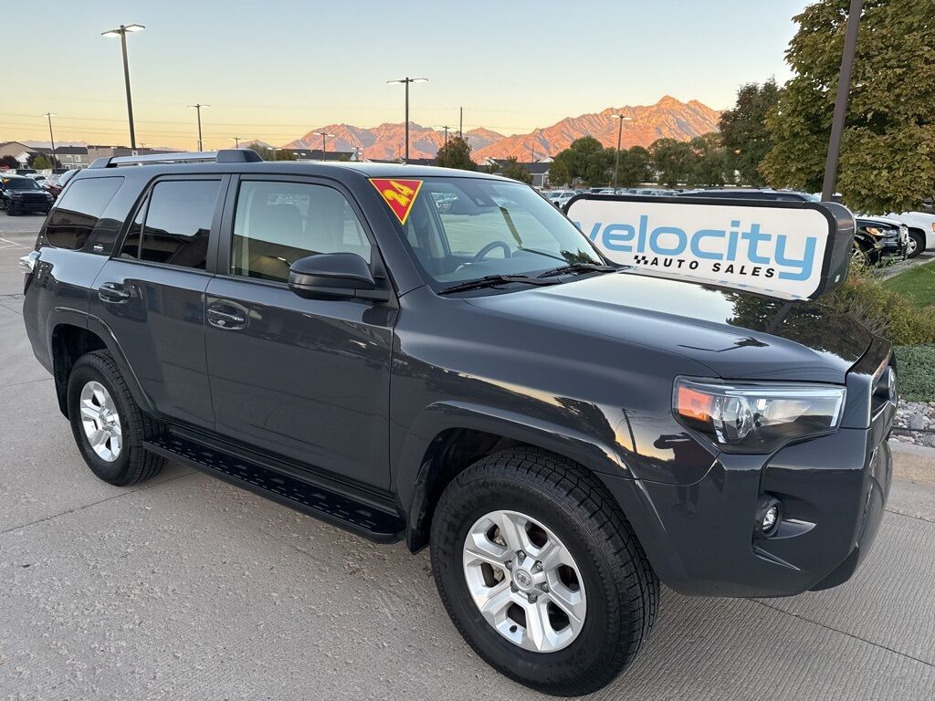 2024 TOYOTA 4RUNNER SR5