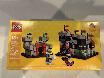 LEGO 40775 Mini Knight's Castle 590 Pcs Building Set