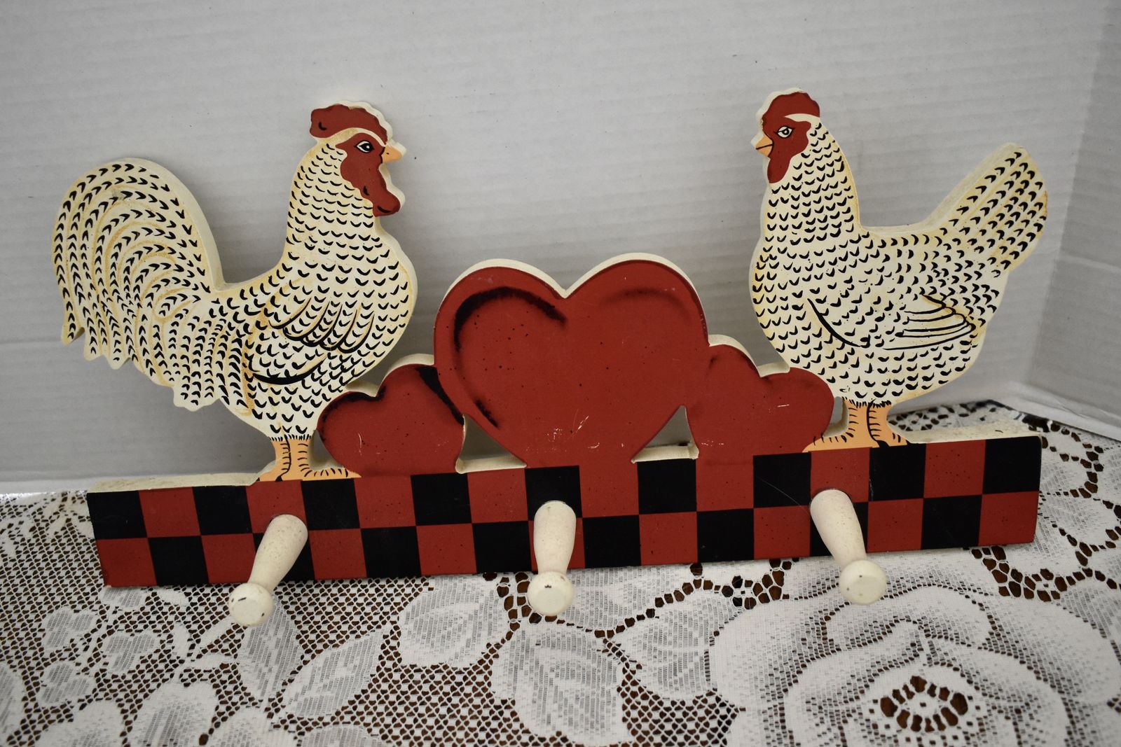 Painted Wooden Chicken With Hearts Wall Plaque Decor With 3 Pegs For Hanging Fun Things Onto.