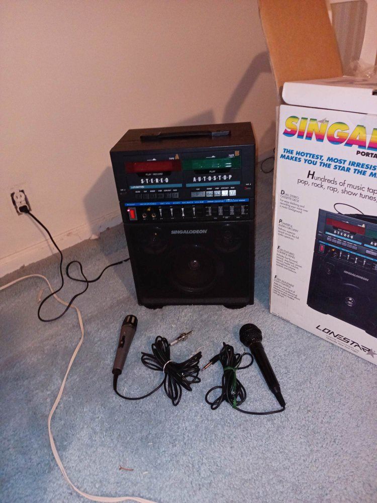 Vintage Lonestar Singalodeon K-5 Portable Stereo Karaoke Machine with Dual Cassette Deck & Microphones