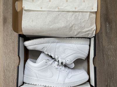 Men's Size 10 Nike Air Jordan 1 Low