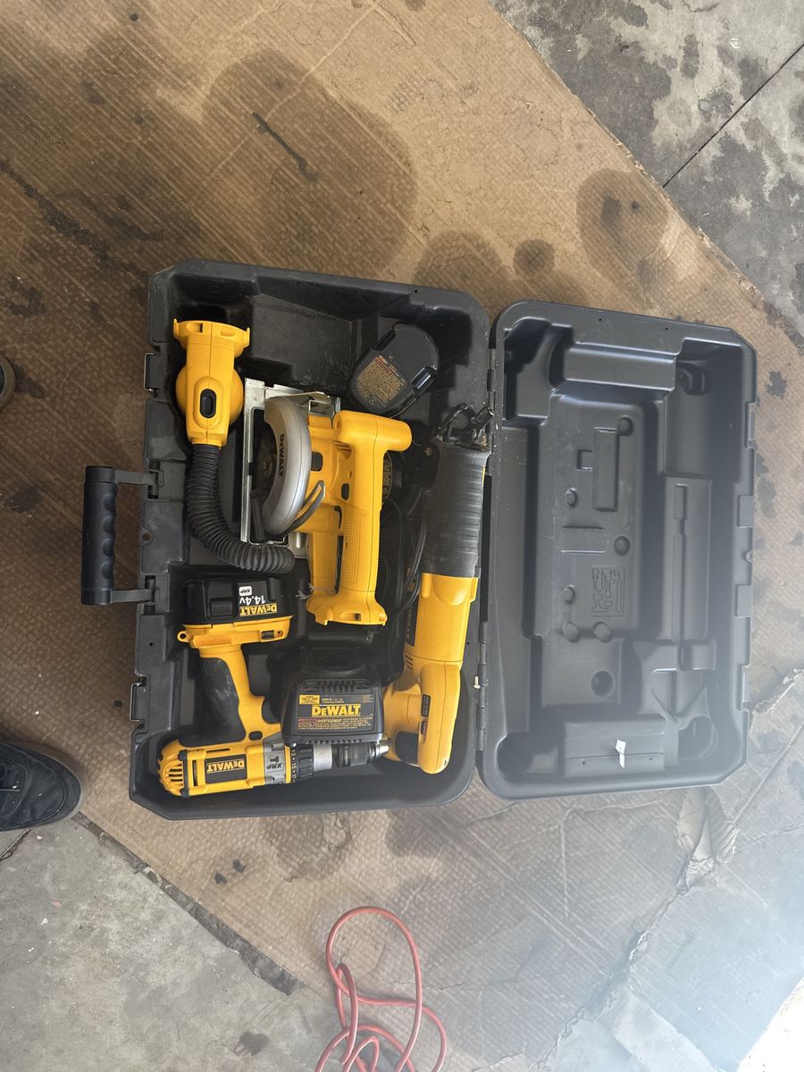 DeWalt 14.4V XRP Cordless Combo Kit – 4 Tools + Case – Batteries Dead – $45 OBO