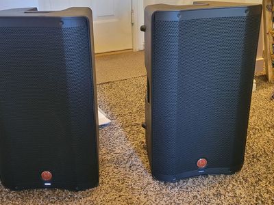 Harbinger 12" powered speakers
