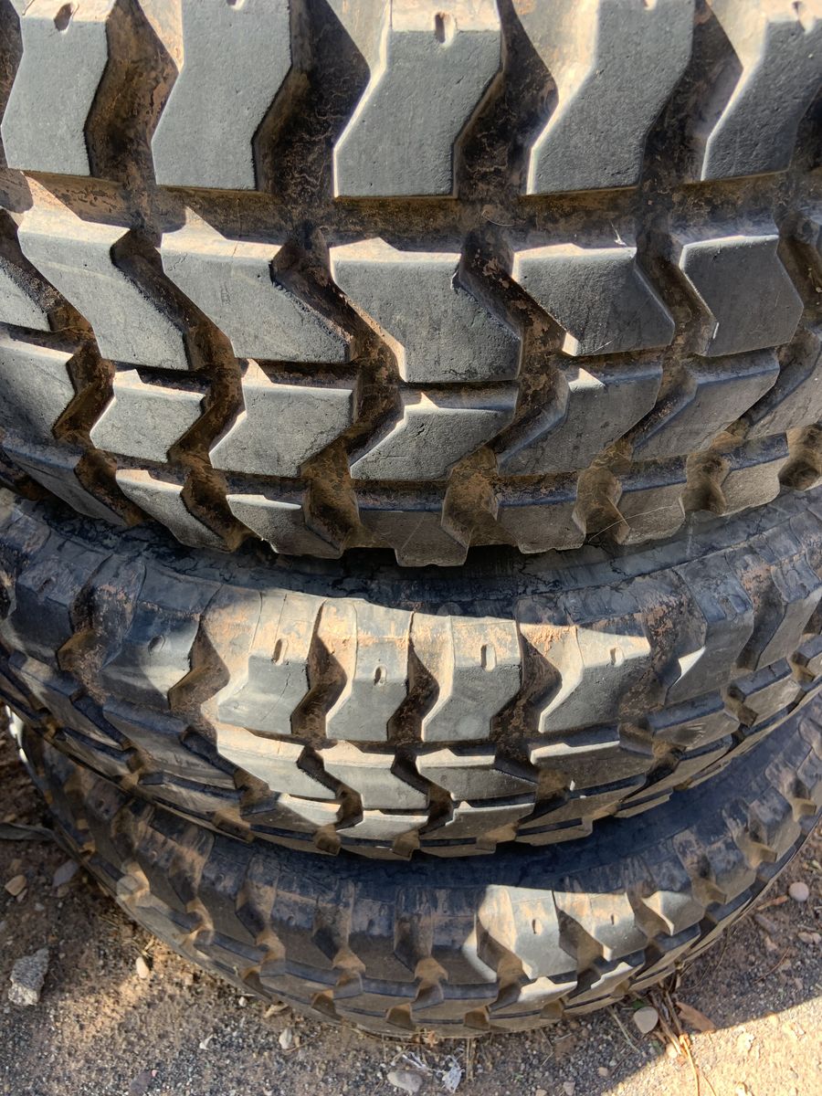 4 tires 16.5/12/37 Goodyear wrangler OZ