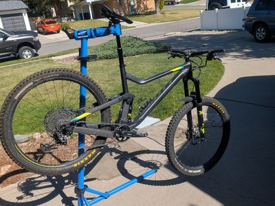 Scott Genius 750 (Size L) - with Twin Loc Suspension lockout lever