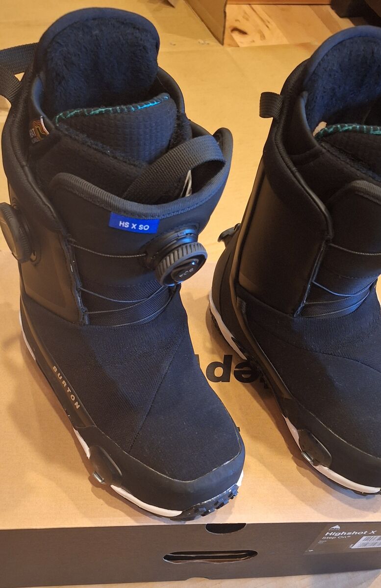 Burton Women Highshot X Snowboard Boots 8USW & Medium Women Step on Bindings