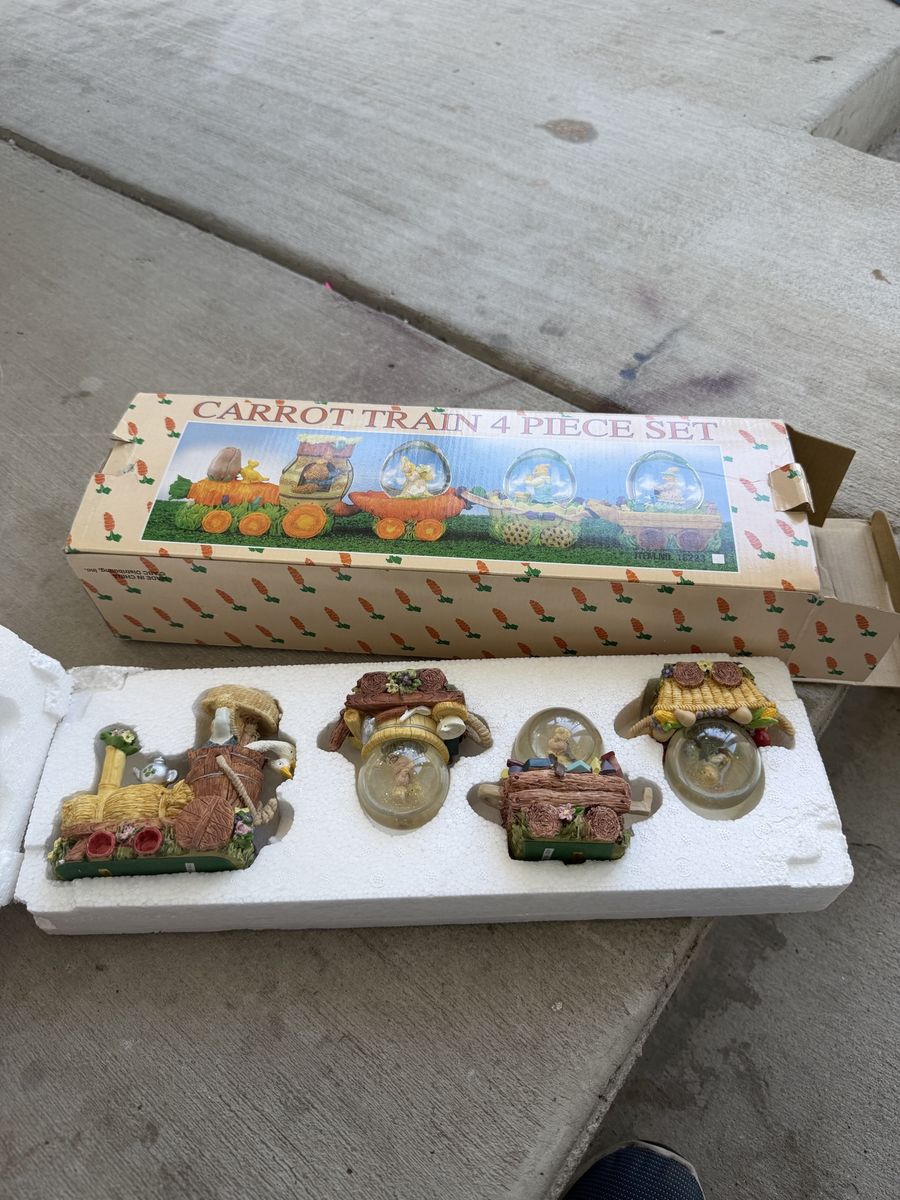 Vintage "Carrot Train" 4-Piece Set - Easter Bunny Figurines & Snow Globes