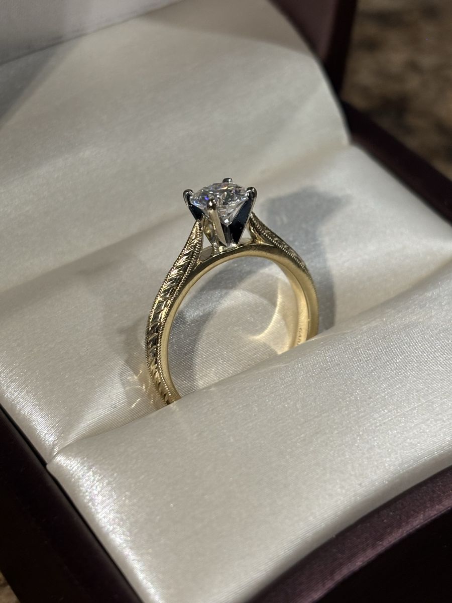 Engagement ring 