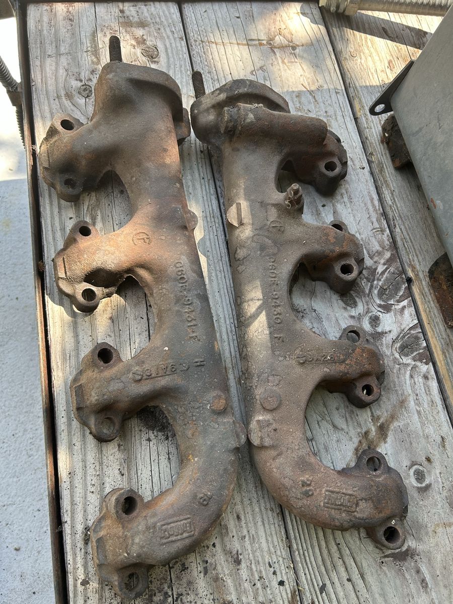 Ford small block exhaust manifolds