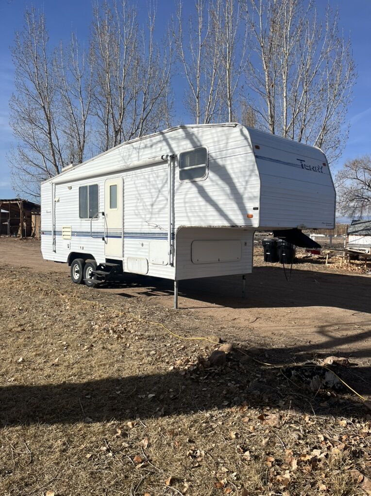2000 Terry 28ft 5th Wheel