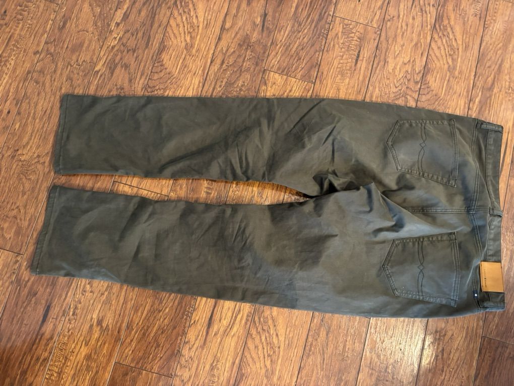 Men's Dark green Pants SIze 34 X 32 Lucky Brand