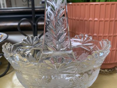 24% Lead Crystal “Medallion Rose” Basket
