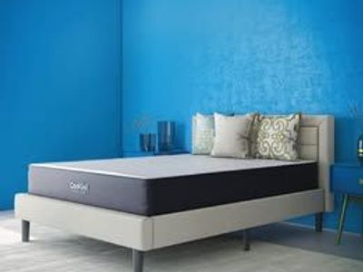 Cool Gel Memory Foam 10" King Mattress – NEW
