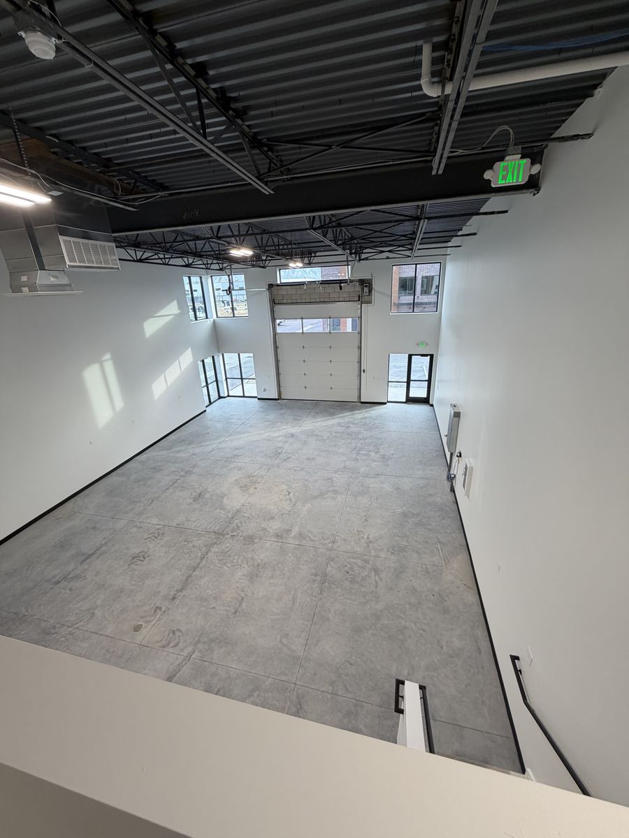 Main image 6
