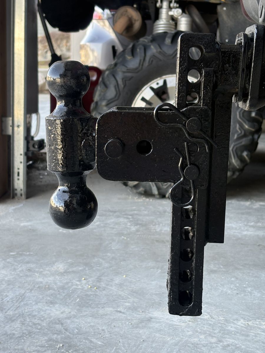 12 Inch B&W Adjustable Hitch.  2 Ball And 2 5/16